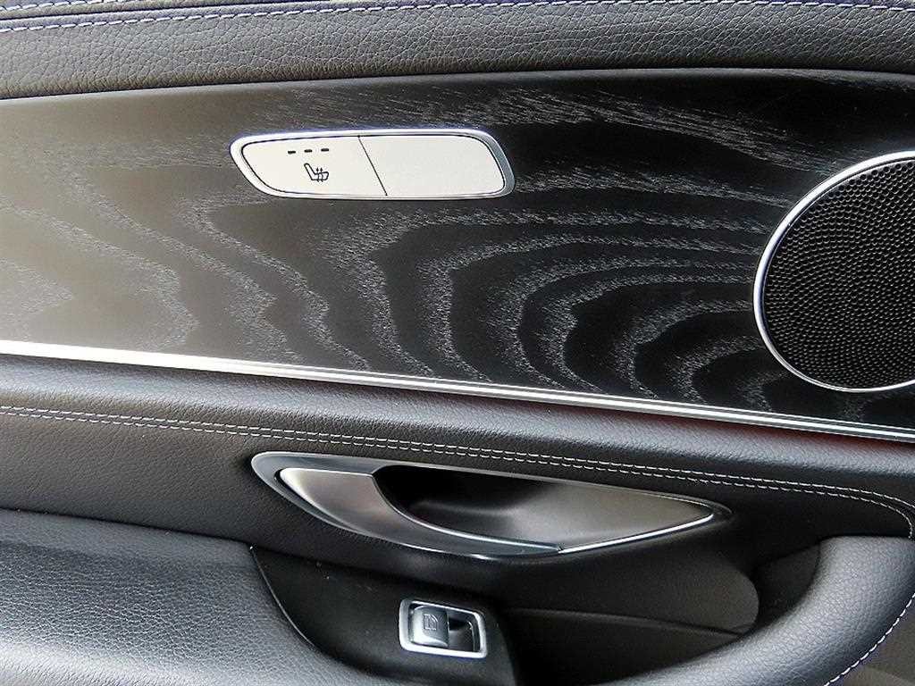 벤츠 E 클래스 E-클래스 W213 E220d 4MATIC AMG라인 이미지 16