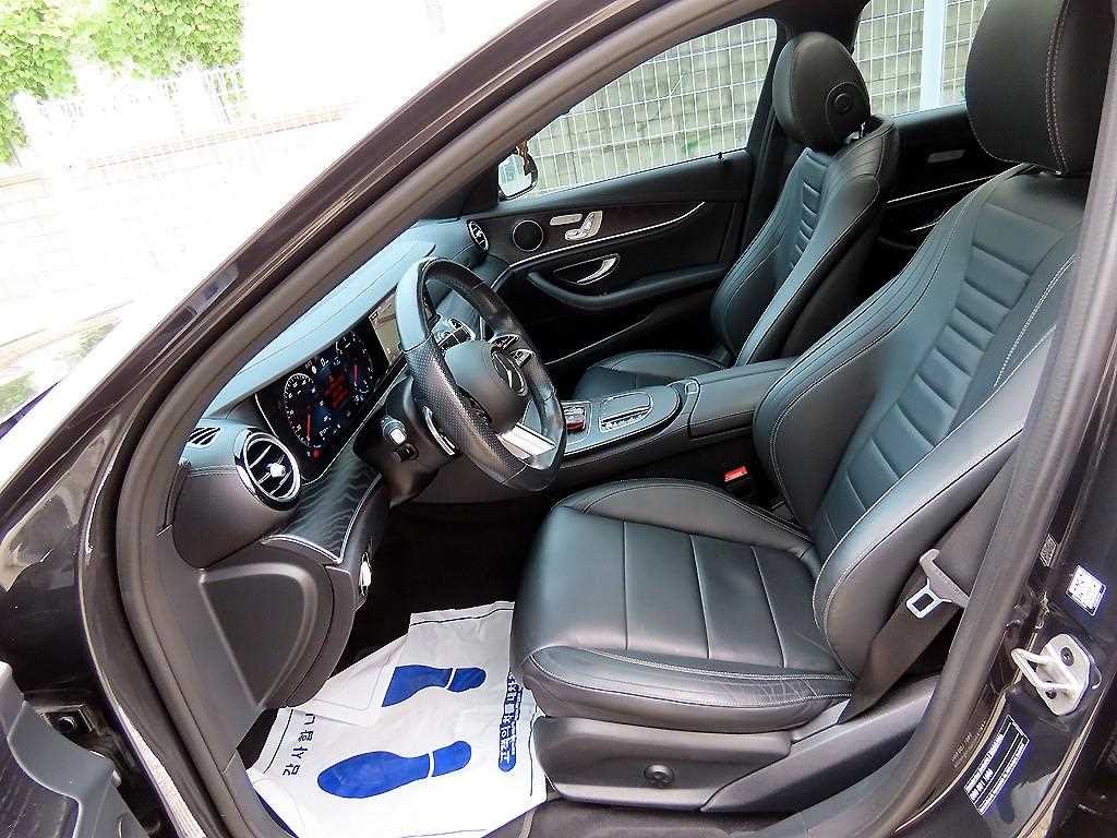 벤츠 E 클래스 E-클래스 W213 E220d 4MATIC AMG라인 이미지 5