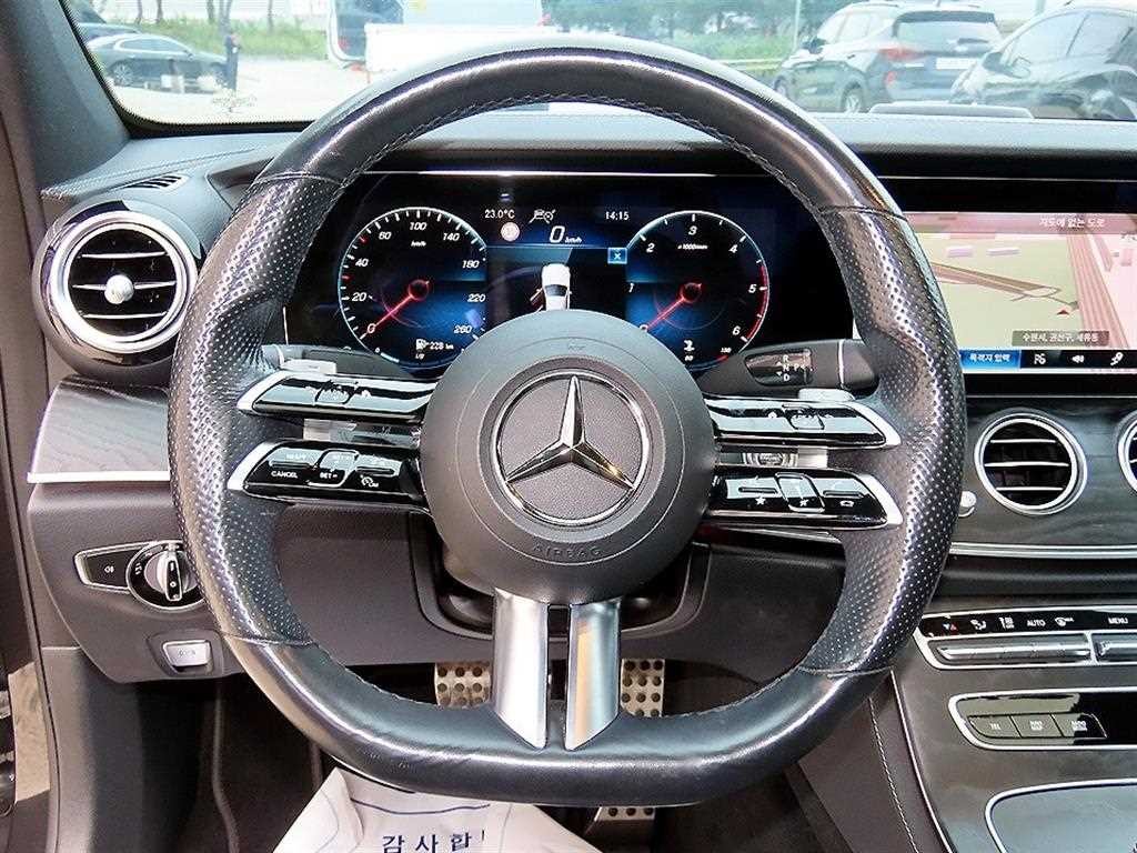 벤츠 E 클래스 E-클래스 W213 E220d 4MATIC AMG라인 이미지 8