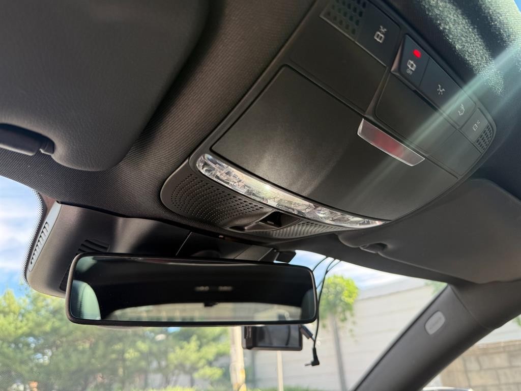 벤츠 E 클래스 E-클래스 W213 E400 4MATIC 쿠페 이미지 16