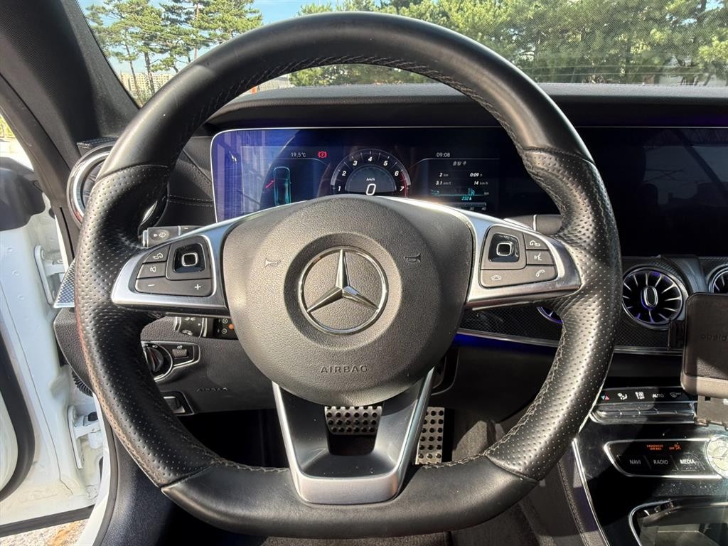 벤츠 E 클래스 E-클래스 W213 E400 4MATIC 쿠페 이미지 8