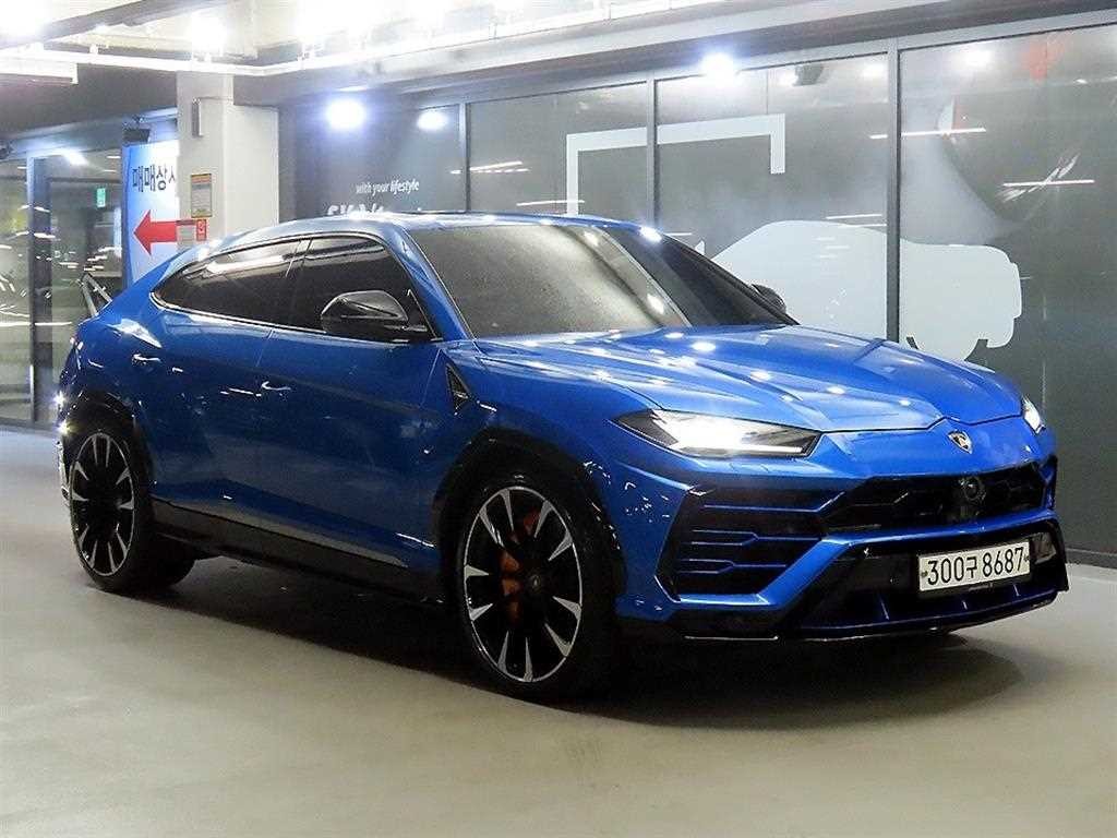 람보르기니 우루스 4.0 V8 이미지 1