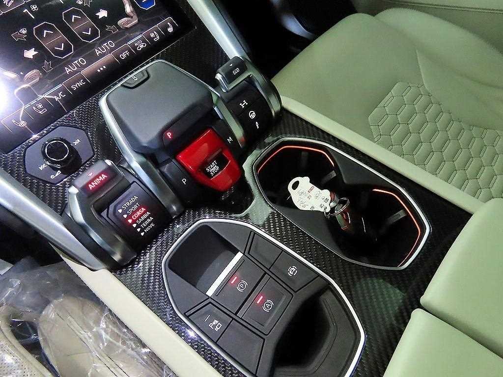 람보르기니 우루스 4.0 V8 이미지 12