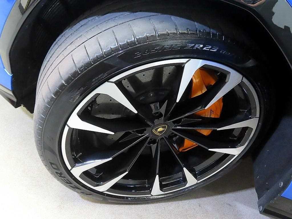 람보르기니 우루스 4.0 V8 이미지 20