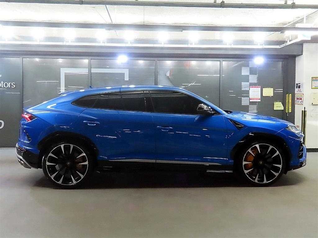 람보르기니 우루스 4.0 V8 이미지 3
