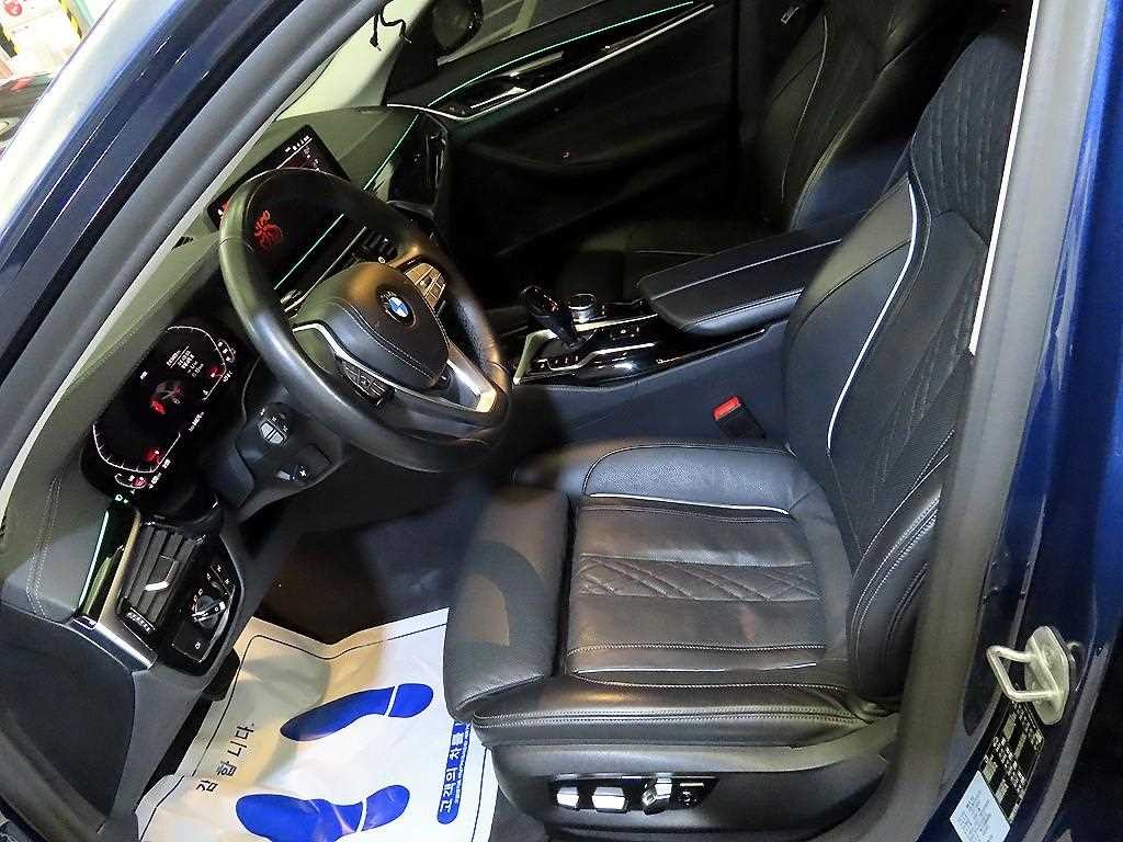 BMW 5시리즈 5시리즈 (G30) 523d M 스포츠 이미지 6
