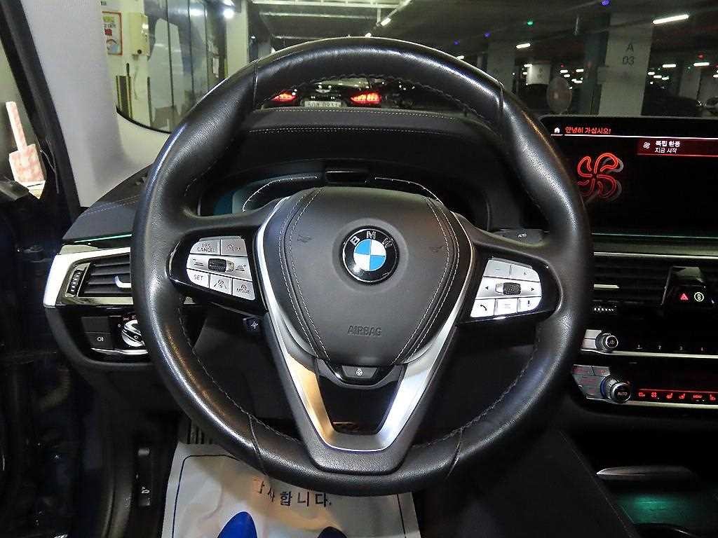 BMW 5시리즈 5시리즈 (G30) 523d M 스포츠 이미지 8