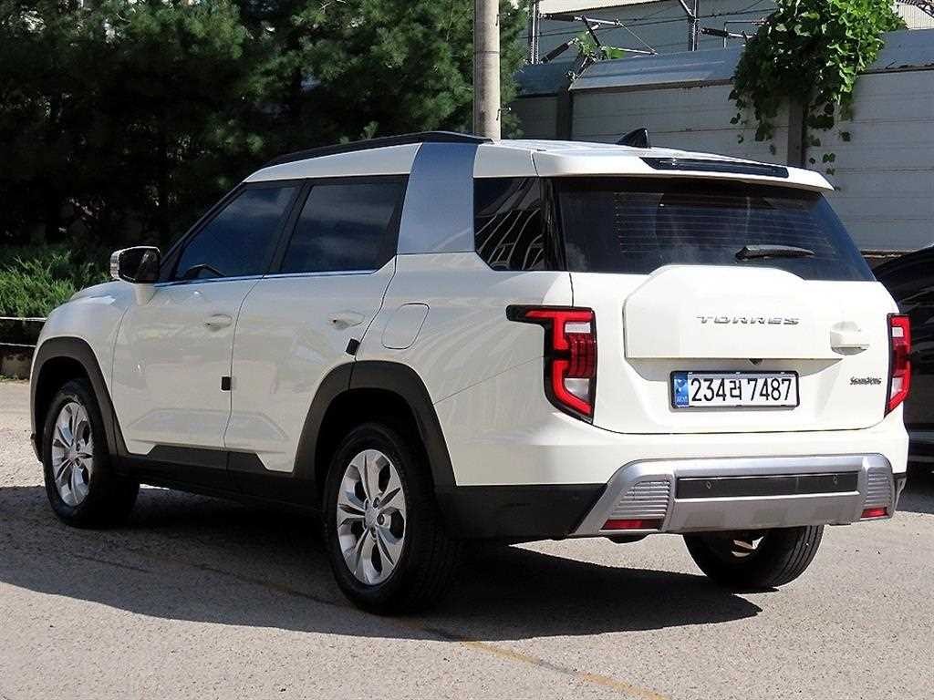 KG모빌리티(쌍용) 토레스 1.5 GDI-T 2WD T5 이미지 3