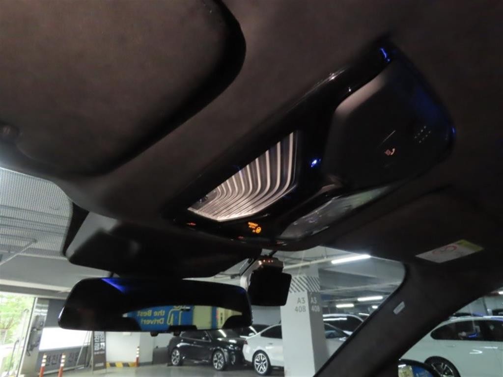 BMW XM XM (G09) 4.4 V8 PHEV 하이글로스 쉐도우 라인 이미지 10