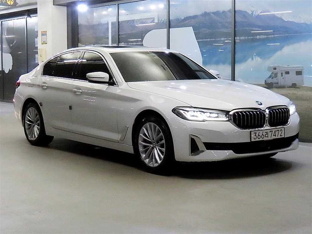 BMW 5시리즈 5시리즈 (G30) 520i 럭셔리 이미지 2