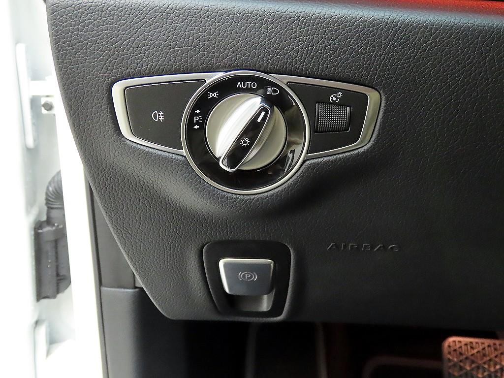 벤츠 E 클래스 E-클래스 W213 E300 아방가르드 이미지 12