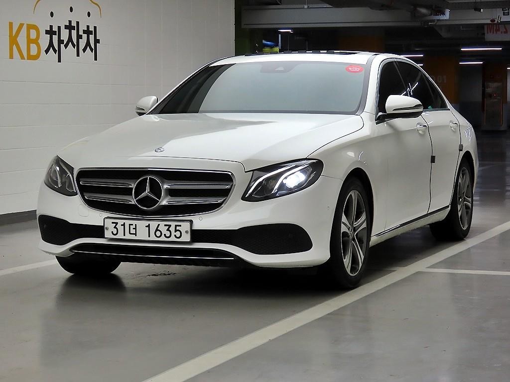 벤츠 E 클래스 E-클래스 W213 E300 아방가르드 이미지 2