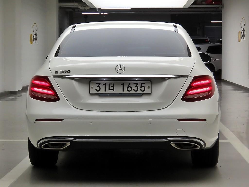 벤츠 E 클래스 E-클래스 W213 E300 아방가르드 이미지 3