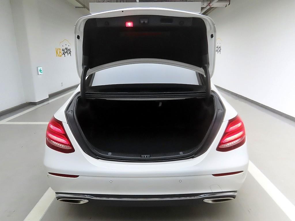 벤츠 E 클래스 E-클래스 W213 E300 아방가르드 이미지 5