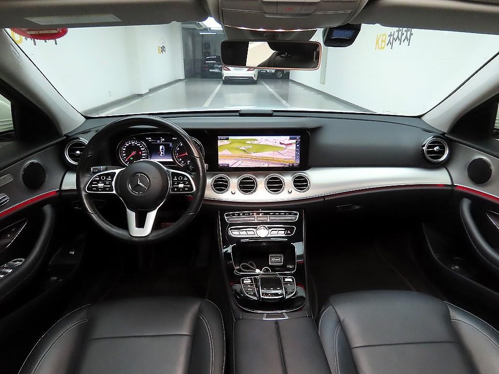 벤츠 E 클래스 E-클래스 W213 E300 아방가르드 이미지 8
