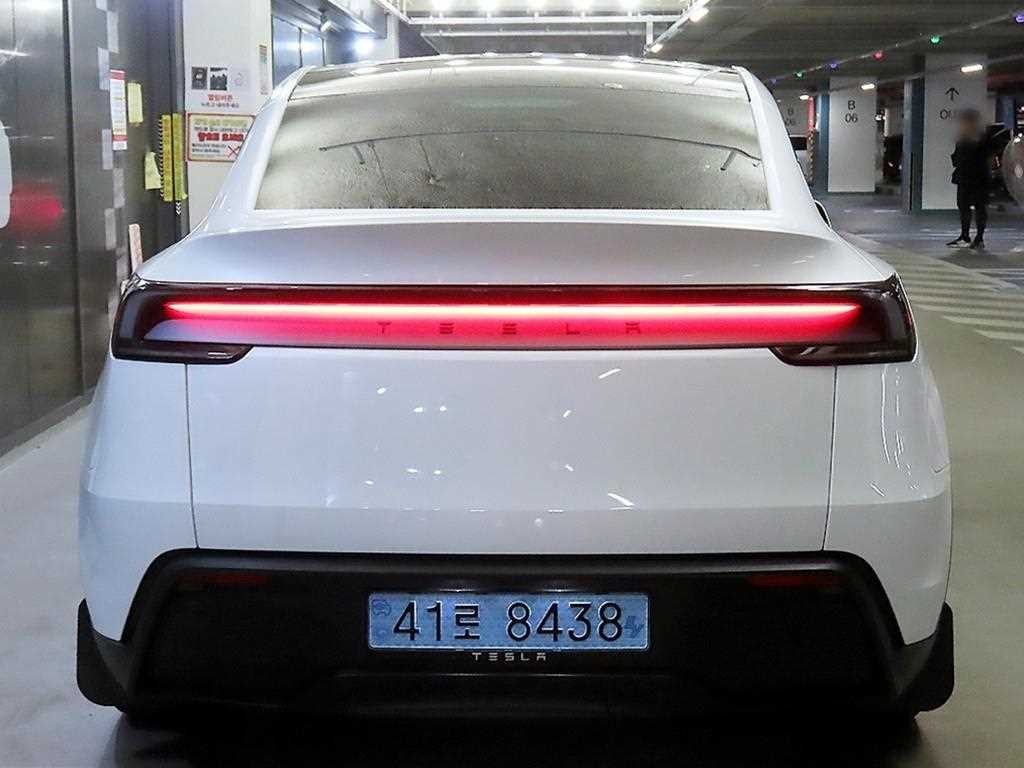 테슬라 모델 Y RWD 이미지 5