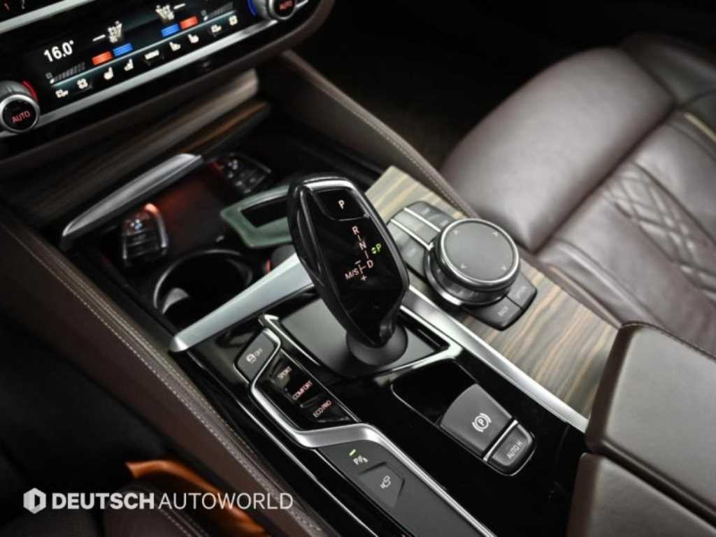 BMW 5시리즈 5시리즈 (G30) 520d xDrive M 스포츠 플러스 이미지 11