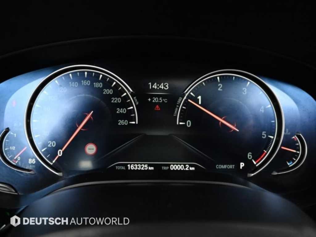BMW 5시리즈 5시리즈 (G30) 520d xDrive M 스포츠 플러스 이미지 12