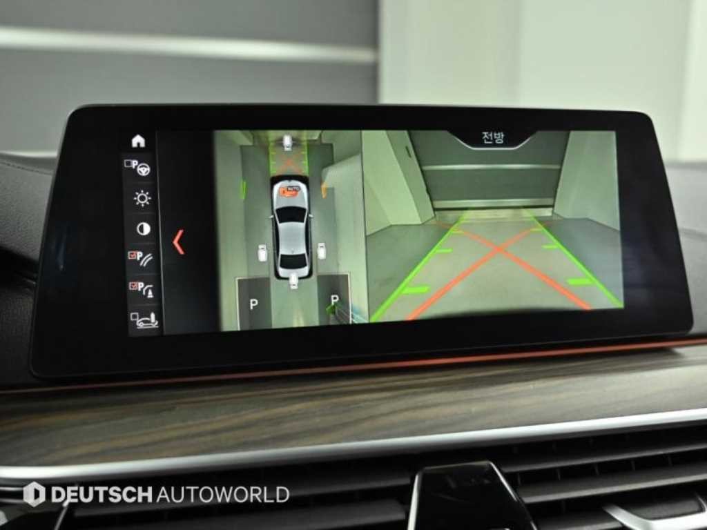 BMW 5시리즈 5시리즈 (G30) 520d xDrive M 스포츠 플러스 이미지 14