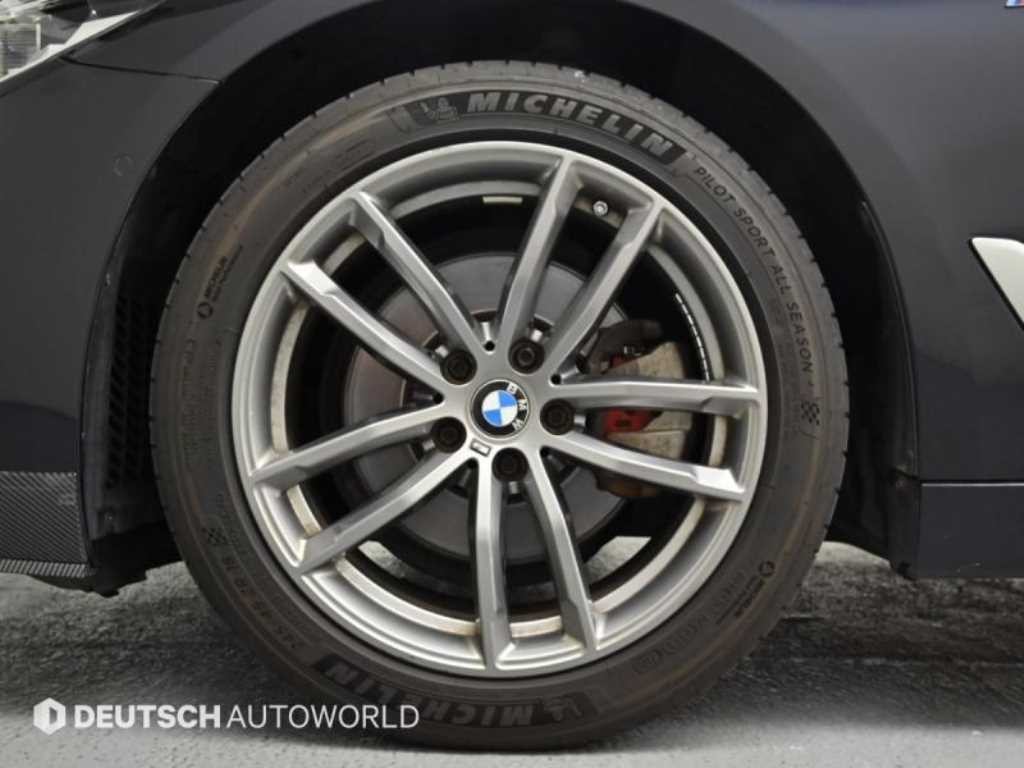 BMW 5시리즈 5시리즈 (G30) 520d xDrive M 스포츠 플러스 이미지 20