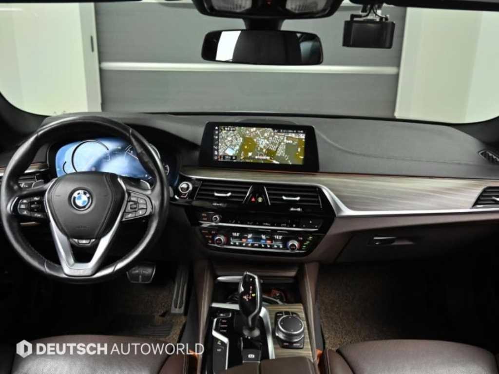 BMW 5시리즈 5시리즈 (G30) 520d xDrive M 스포츠 플러스 이미지 5