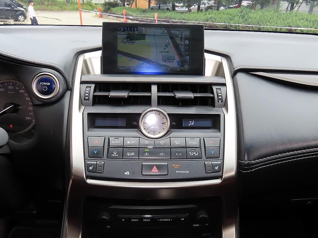 렉서스 NX NX 300h 슈프림 이미지 12