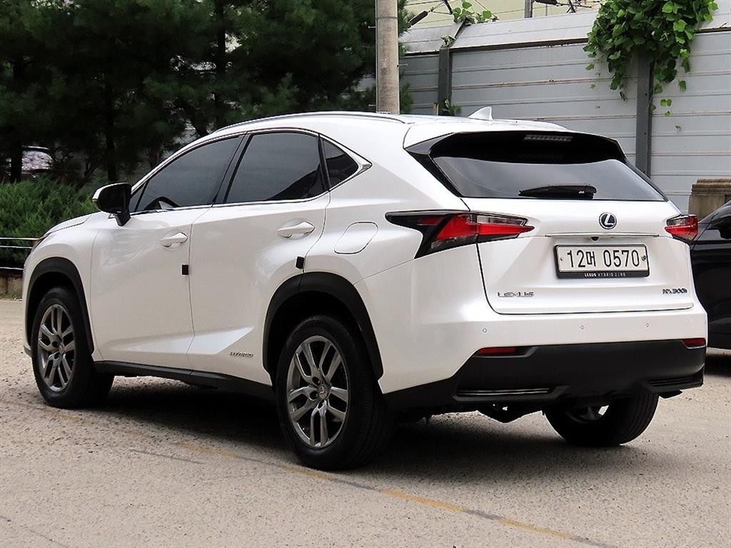 렉서스 NX NX 300h 슈프림 이미지 3