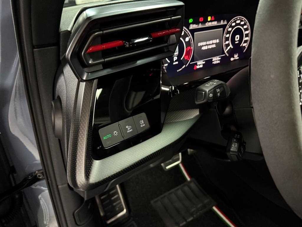 아우디 RS3 RS3 (8Y) 2.5 TFSI 콰트로 이미지 13