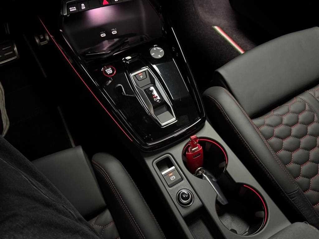 아우디 RS3 RS3 (8Y) 2.5 TFSI 콰트로 이미지 15