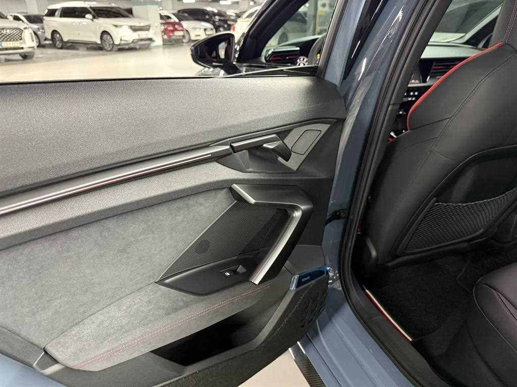 아우디 RS3 RS3 (8Y) 2.5 TFSI 콰트로 이미지 18