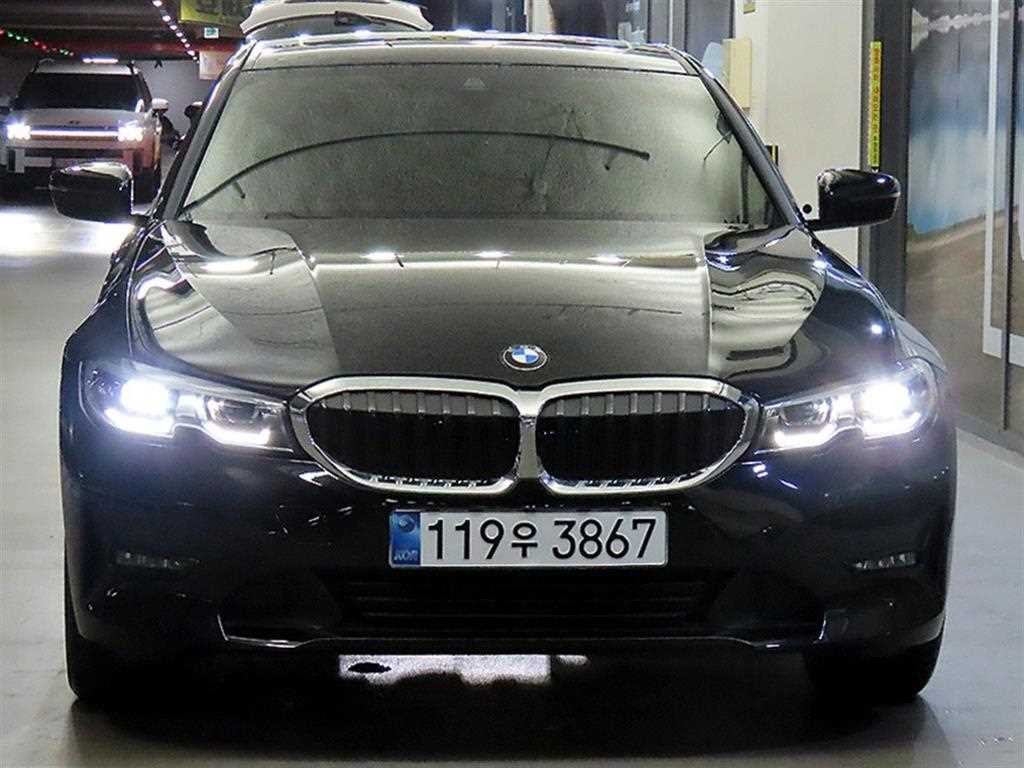 BMW 3시리즈 3시리즈 (G20) 320i M 스포츠 이미지 2