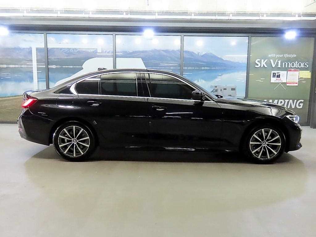 BMW 3시리즈 3시리즈 (G20) 320i M 스포츠 이미지 3