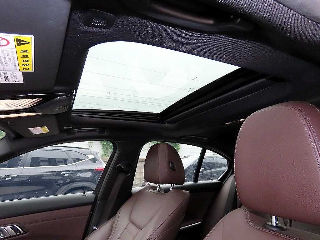 BMW 3시리즈 3시리즈 (G20) 330i M 스포츠 이미지 19