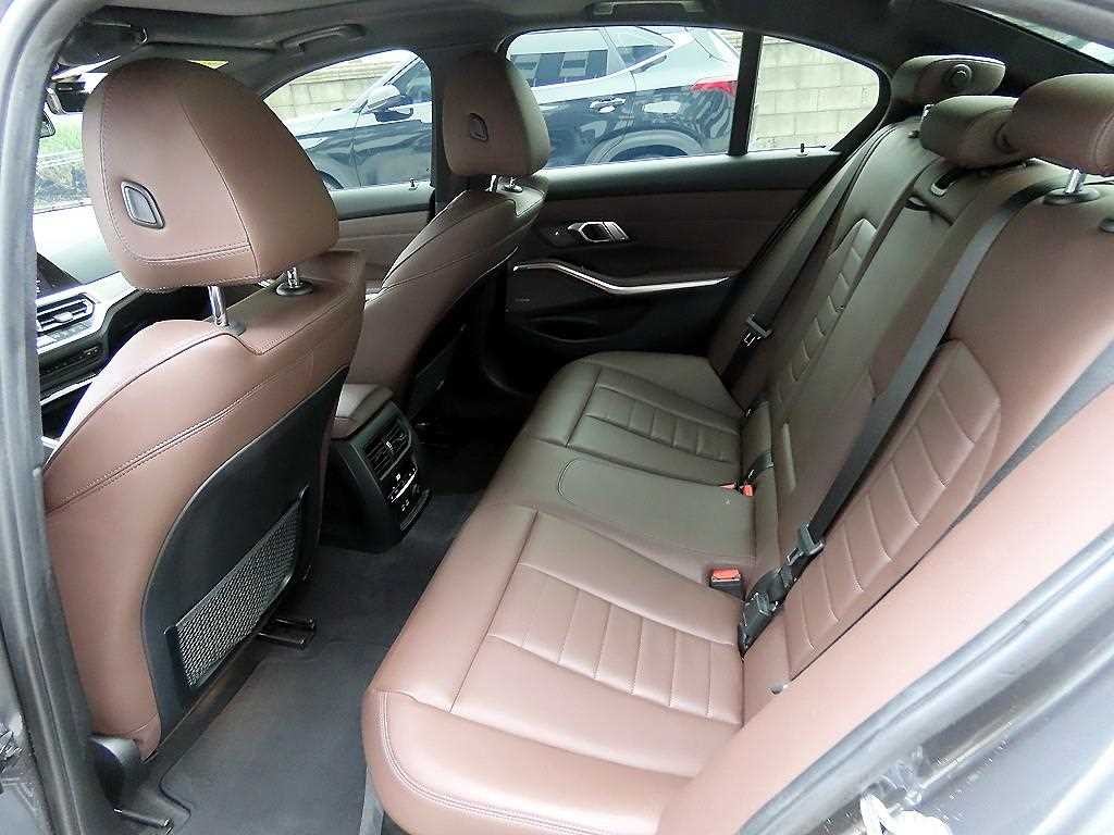 BMW 3시리즈 3시리즈 (G20) 330i M 스포츠 이미지 7
