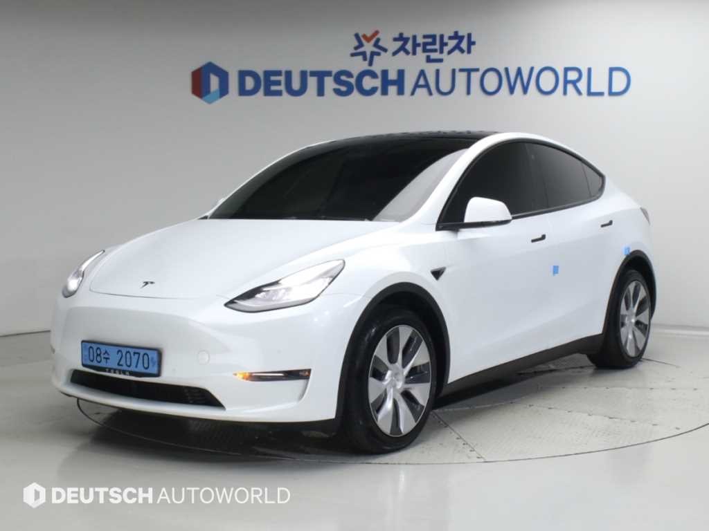 테슬라 모델 Y 롱 레인지 이미지 1