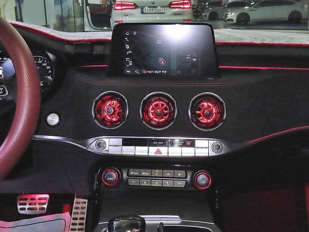 기아 스팅어 가솔린 2.0 터보 AWD 플래티넘 이미지 11
