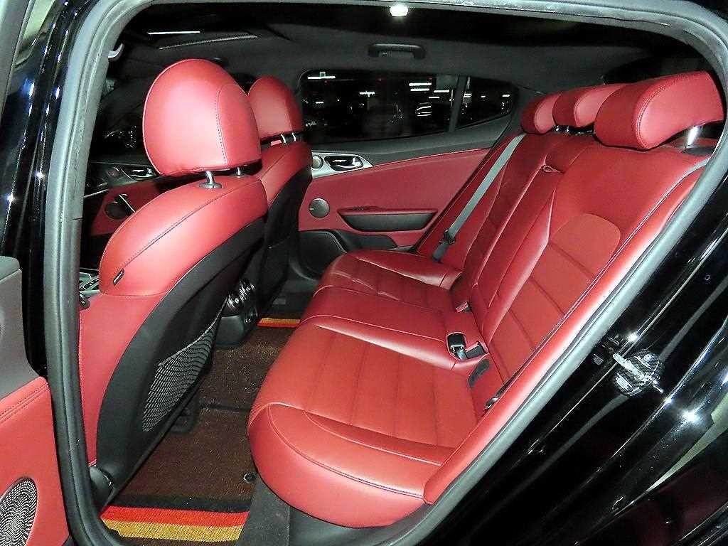 기아 스팅어 가솔린 2.0 터보 AWD 플래티넘 이미지 7