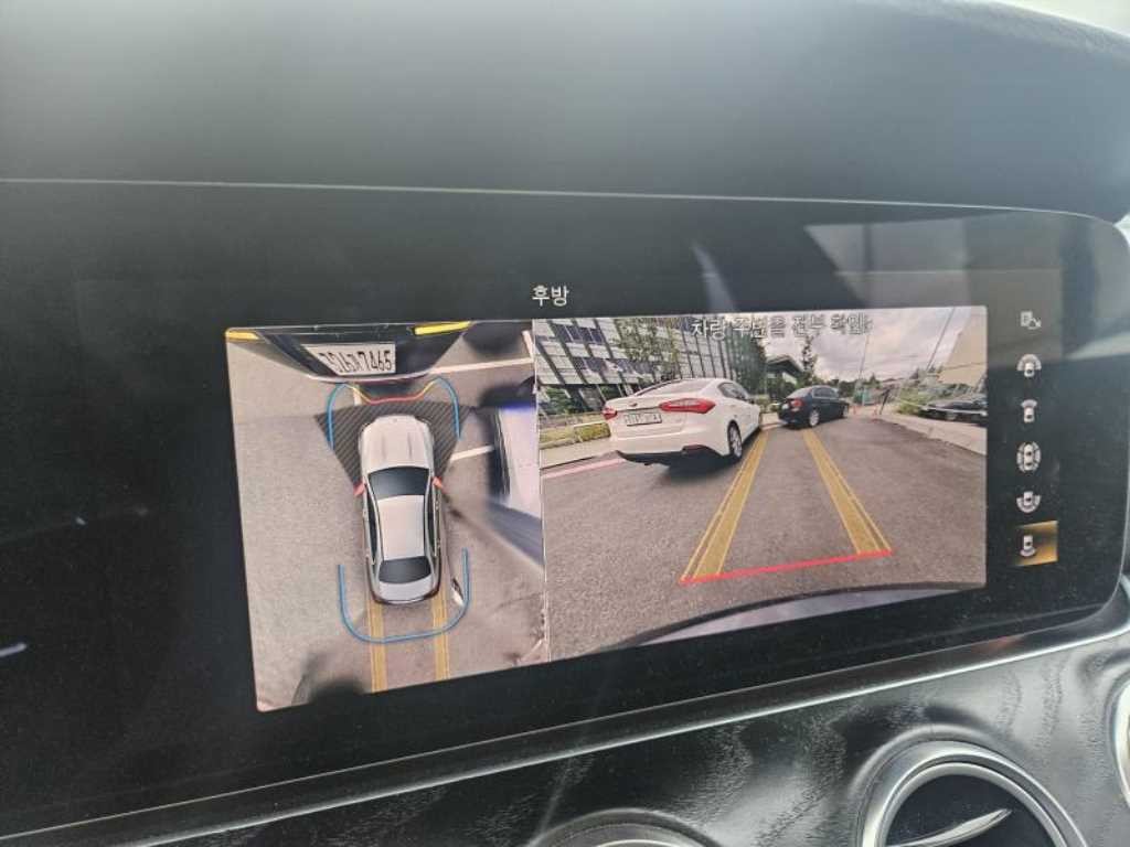 벤츠 E 클래스 E-클래스 W213 E220d 4MATIC AMG라인 이미지 10