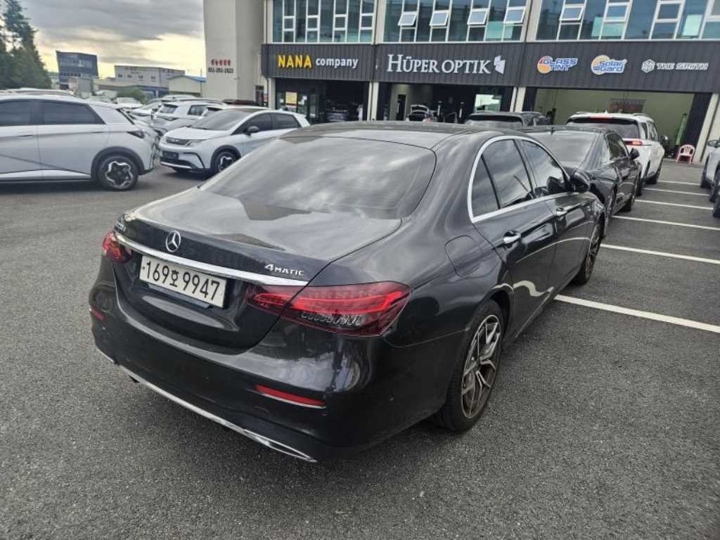벤츠 E 클래스 E-클래스 W213 E220d 4MATIC AMG라인 이미지 3
