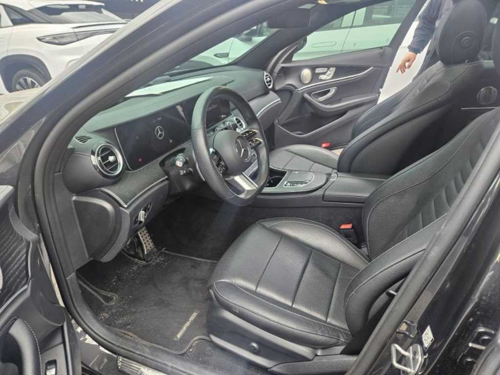 벤츠 E 클래스 E-클래스 W213 E220d 4MATIC AMG라인 이미지 5