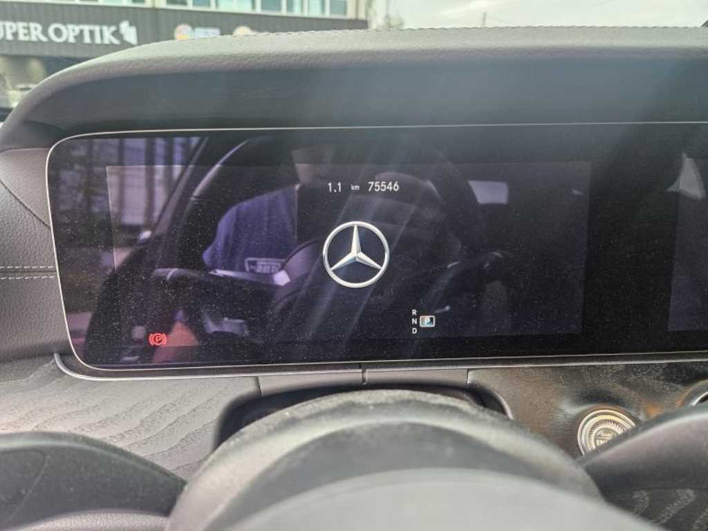 벤츠 E 클래스 E-클래스 W213 E220d 4MATIC AMG라인 이미지 6