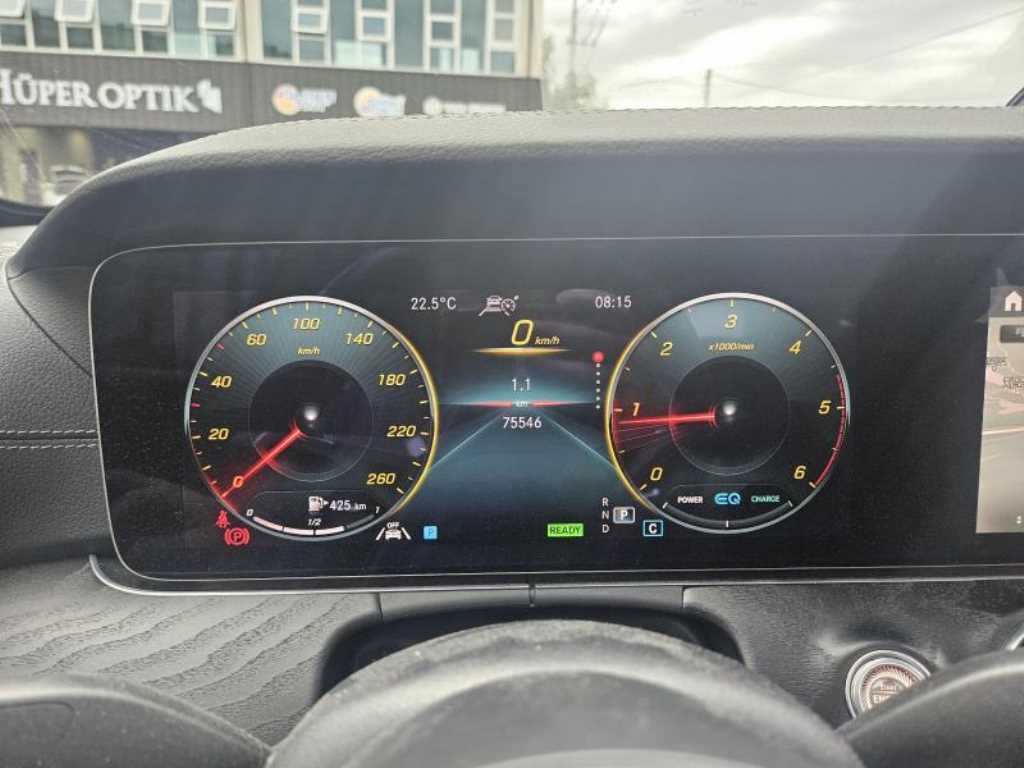 벤츠 E 클래스 E-클래스 W213 E220d 4MATIC AMG라인 이미지 7
