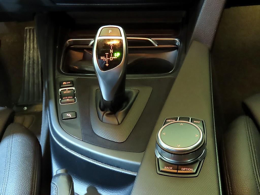 BMW 3시리즈 3시리즈 (F30) 320i M 스포츠 이미지 12