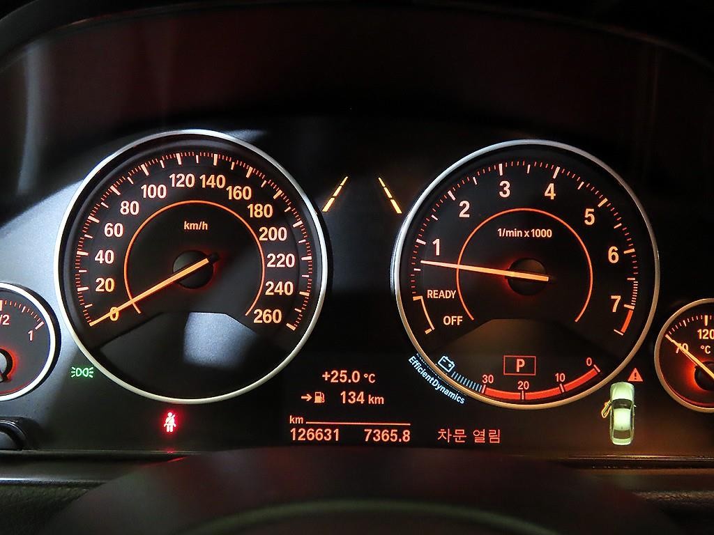 BMW 3시리즈 3시리즈 (F30) 320i M 스포츠 이미지 9