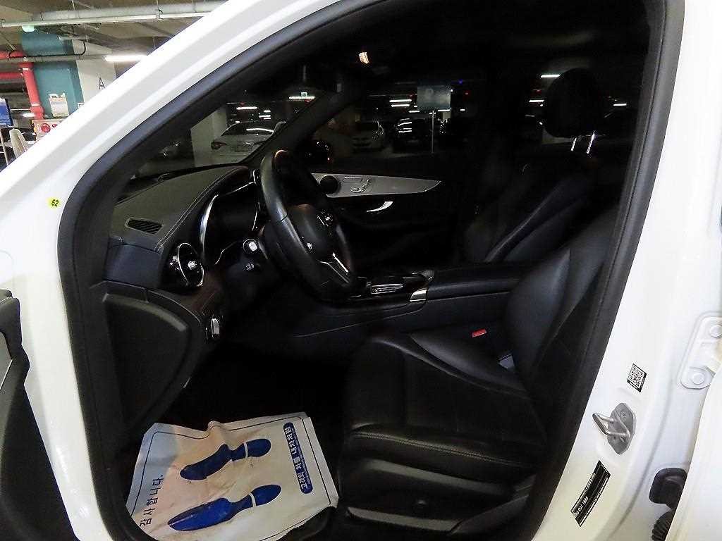 벤츠 GLC 클래스 GLC클래스 X253 GLC 300 e 4MATIC 이미지 6