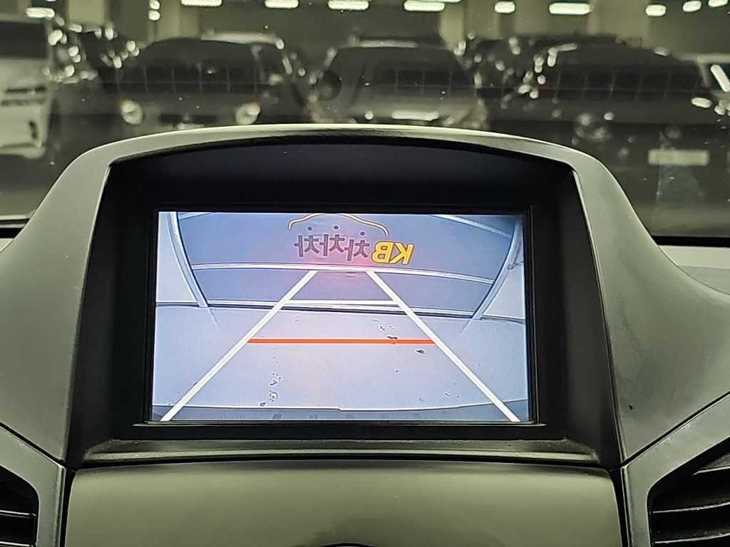 쉐보레 올란도 2.0 디젤 LT 세이프티팩 이미지 16