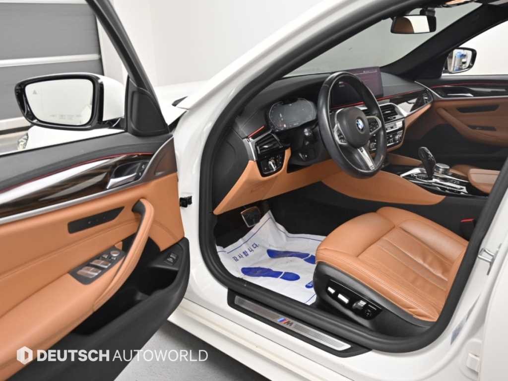 BMW 5시리즈 5시리즈 (G30) 520i M 스포츠 이미지 11