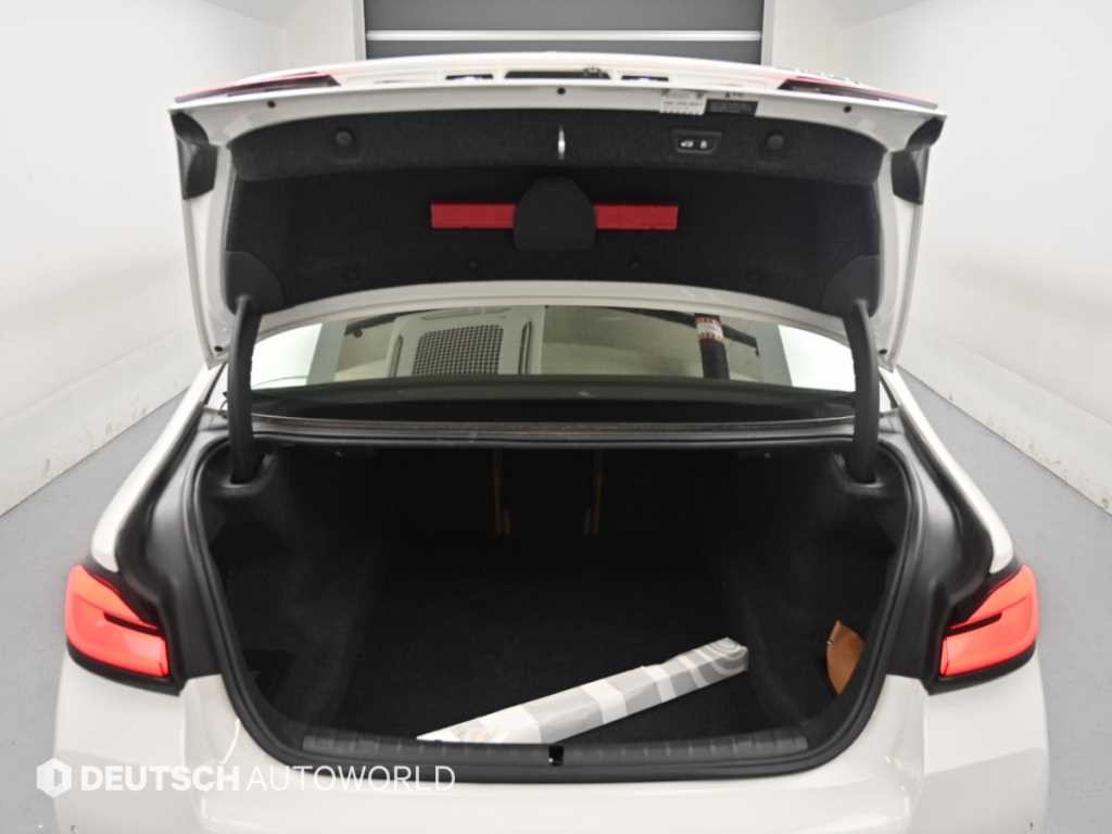 BMW 5시리즈 5시리즈 (G30) 520i M 스포츠 이미지 19