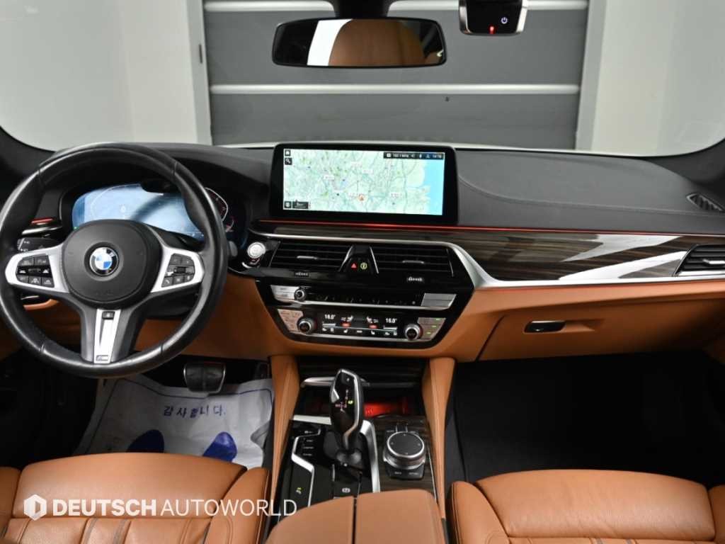 BMW 5시리즈 5시리즈 (G30) 520i M 스포츠 이미지 8