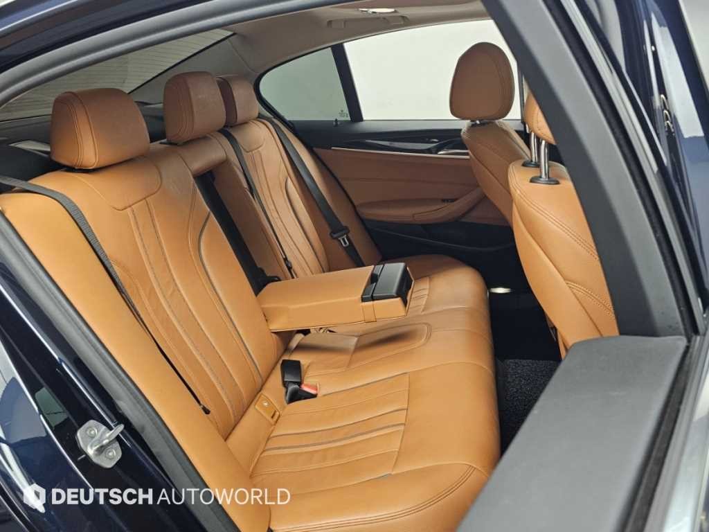 BMW 5시리즈 5시리즈 (G30) 520i 럭셔리 이미지 12